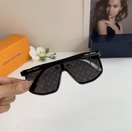 ルイヴィトンサングラス着用イメージ